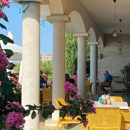 каса реал с 2 спальнями Apartment